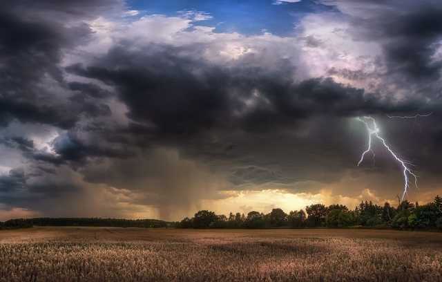 В Украине объявили штормовое предупреждение, ожидаются грозы