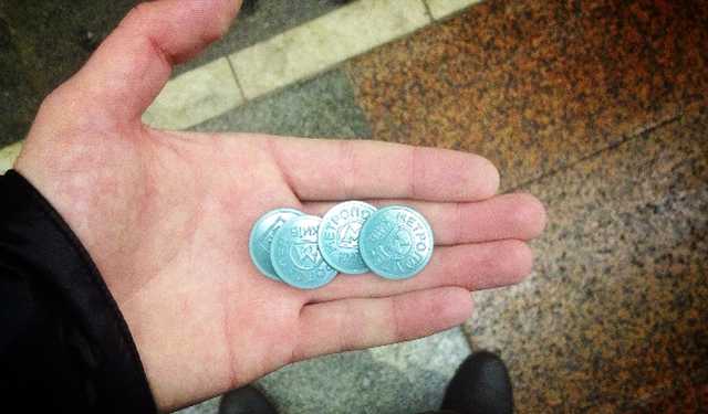 В киевском метро сообщили, когда планируют полностью отказаться от жетонов