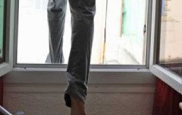 В Харькове подросток выпрыгнул из окна четвертого этажа