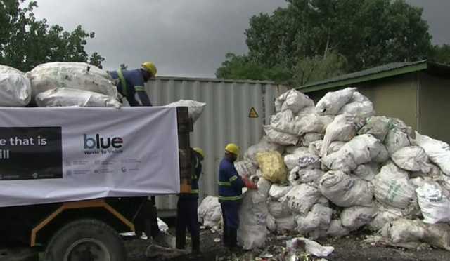 На Эвересте собрали 11 тонн мусора