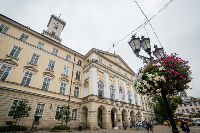 Міськрада Львова виплачуватиме по 25 тисяч новим контрактникам ЗСУ