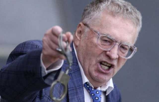 В сети высмеяли нелепую выходку Жириновского на Красной площади