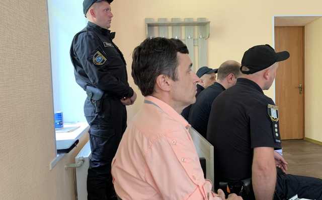 Суд поместил под стражу полицейского, сбившего ребенка в Конотопе