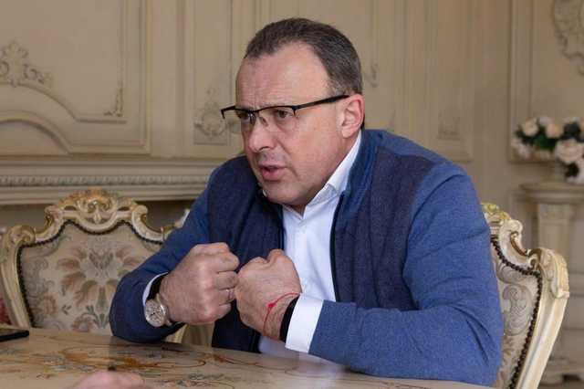 Активіст звернув увагу на “ватника і соратника Медведчука” в списку “Слуги народу”