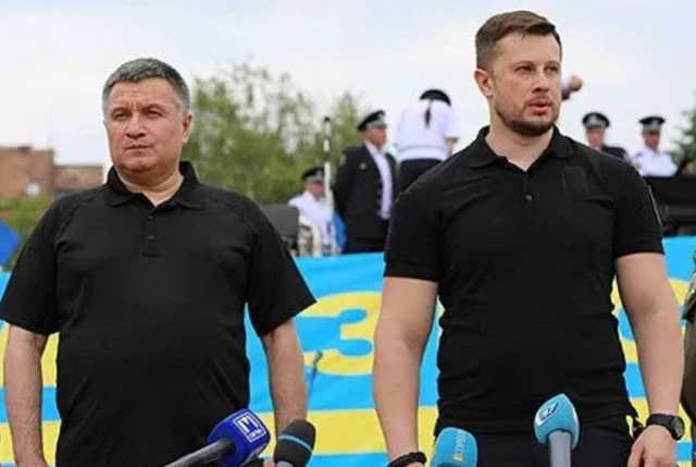 "Нацкорпус" Билецкого подставил Авакова