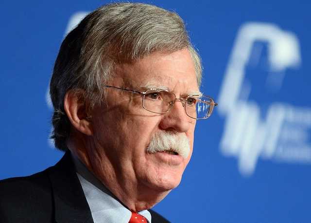 Избрание Зеленского создает новую возможность для мира на востоке Украины — Болтон