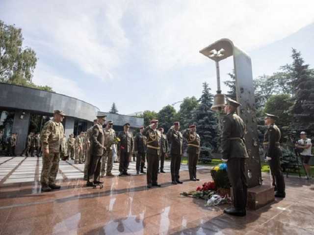 Катастрофа Ил-76: украинцам мощным видео напомнили о погибших десантниках