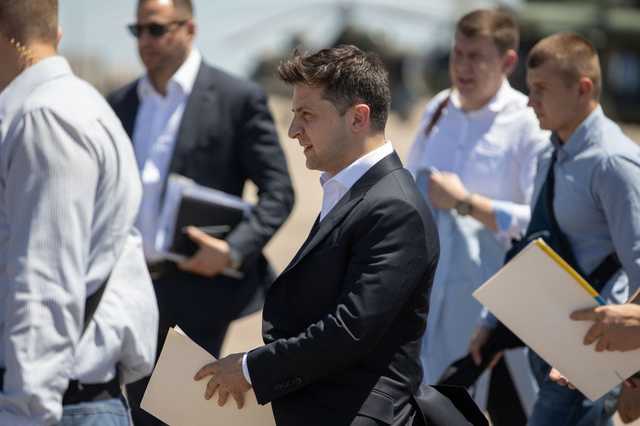 Пятилетие освобождения Мариуполя: Зеленский встретился с бизнесом и посетил комбинат Ахметова