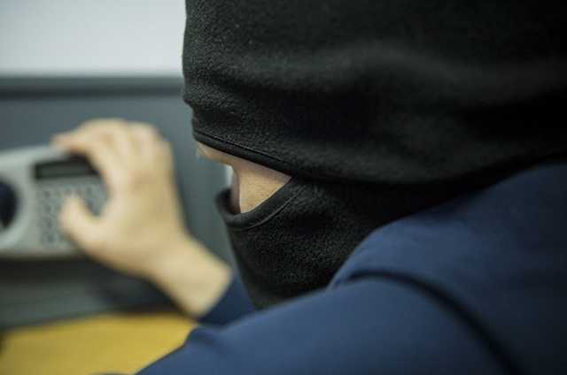 Из музыкальной академии в Киеве воры незаметно вынесли оргтехнику и медали