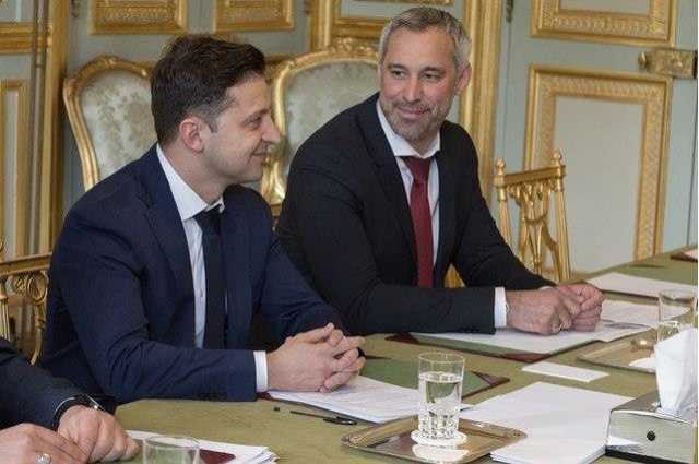 Зеленский уверен, что распустил ВР законно