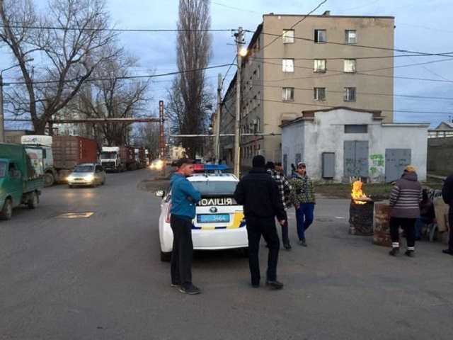 Одесса: одним - доходы, другим - отходы