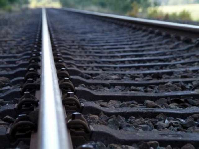 Под Черкассами поезд сбил насмерть маленького ребенка