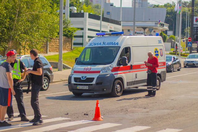 В Киеве ищут доноров для двух девушек, пострадавших в ДТП