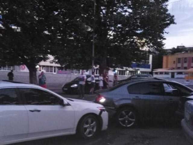 В Одесской области пьяный житель Киевщины протаранил 5 автомобилей, пострадал пешеход