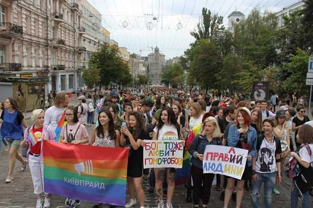 У Києві невідомі побили активіста після Маршу рівності