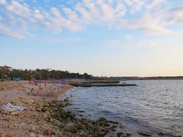 Оккупанты закрыли въезд на пляж в Крыму из-за прихоти генерала