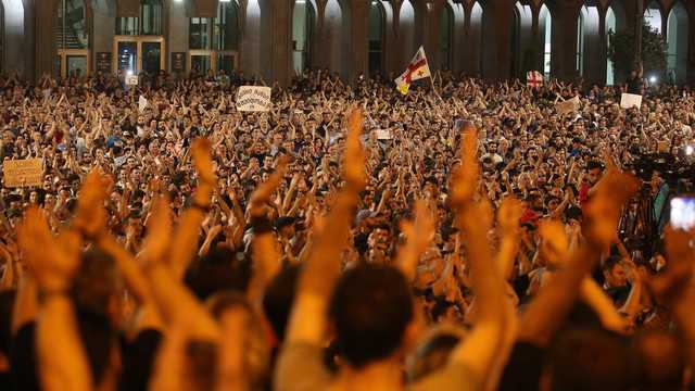 В Грузии отстранили от работы нескольких полицейских, принимавших участие в разгоне протестов