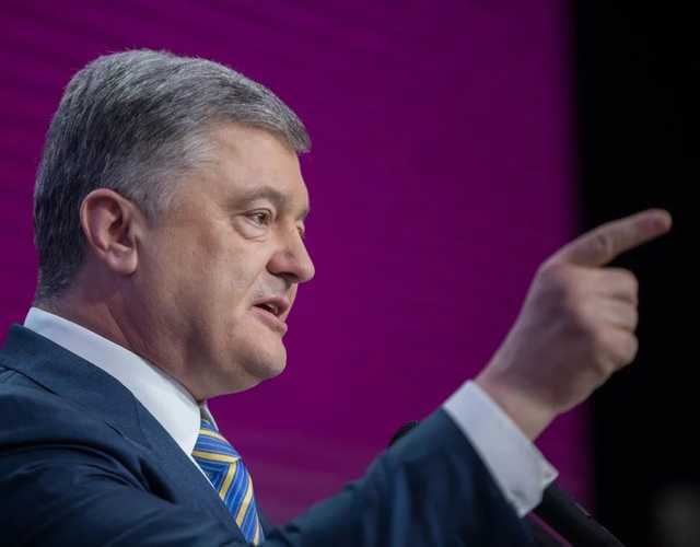 Порошенко призвал правительство снизить авиационные сборы на рейсы в Грузию