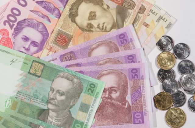 В Украине снизился уровень средней зарплаты