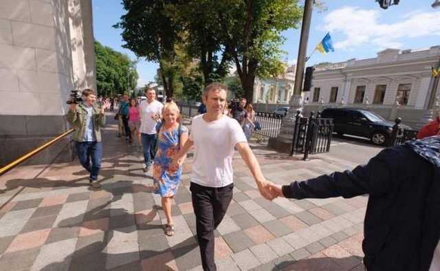 «У нас не Слуга народа»: у Вакарчука рассказали, как отбирают кандидатов в список