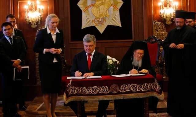 Филарет заявил, что Порошенко подписывал со Вселенским патриархом тайные соглашения