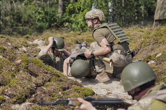 В сети показали фото 23-летней девушки-медика, спасающей жизни бойцам ВСУ