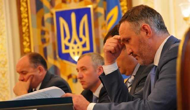 Сарган - ЦИК: "Кузьмин так и останется кандидатом?"