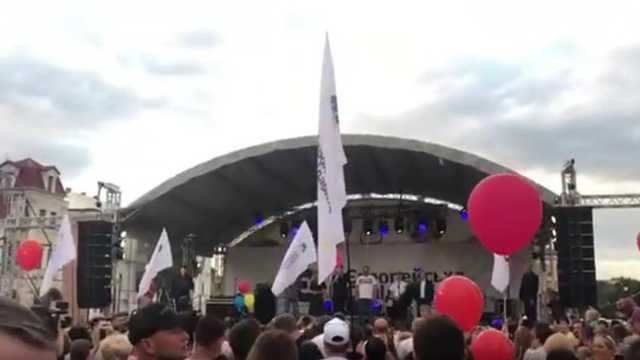 «Ублюдок!»: Порошенко на митинге обругал Шария