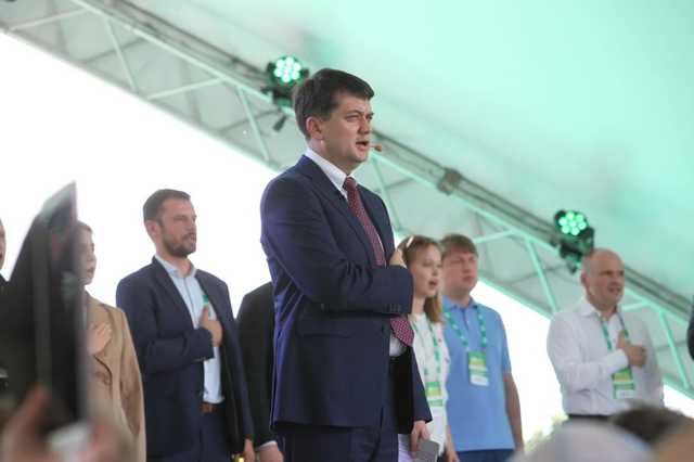 Лидер «Слуги народа» о декоммунизации: Эти вопросы должны решать люди на местах