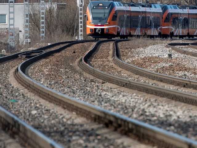 На Киевщине под колесами поезда погиб 21-летний парень