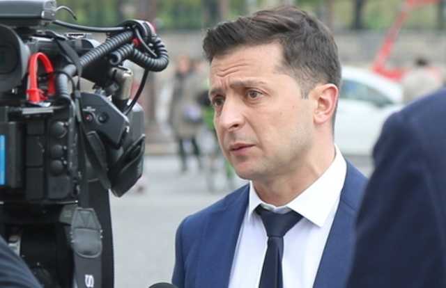 Партия Зеленского потеряла еще 1,6% за неделю — опрос