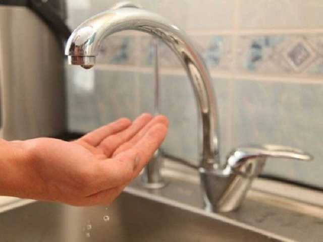 В Киеве жителей двух массивов оставят среди лета без холодной воды: названа причина