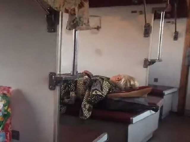 Жара, как в парилке: в сети рассказали о жуткой поездке в поезде "Укрзалізниці"