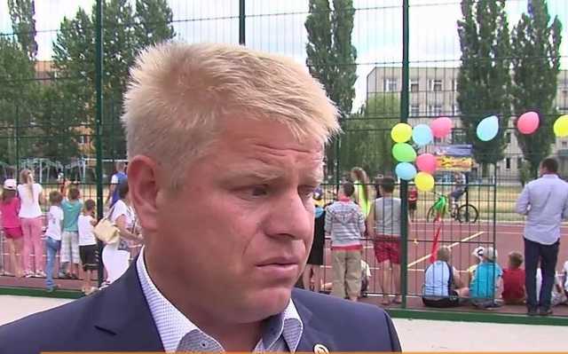 Кандидат по округу №155 Виктор Мялик связан с Виктором Медведчуком