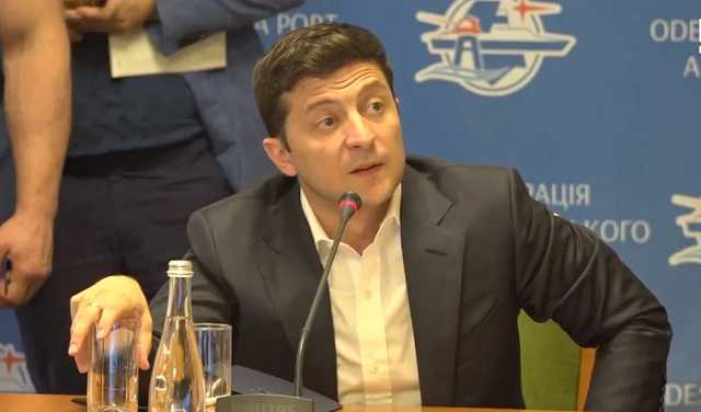 Вы меня держите за идиота?: Зеленский заставил главу фискальной службы подать в отставку