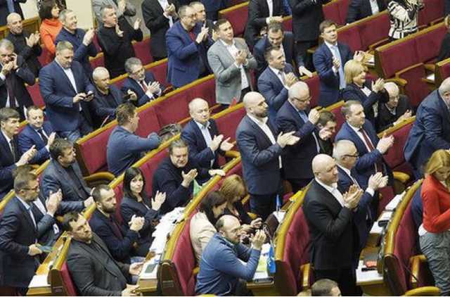 Самые громкие интим-скандалы в Раде: стало известно кто, кого и как