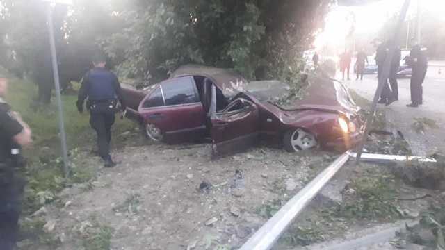 Во Львове погибла 21-летняя девушка за рулем Mercedes-Benz: пыталась сбежать с места ДТП