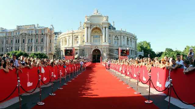 Долой стыд: в сети жестко потроллили фото открытия Одесского кинофестиваля