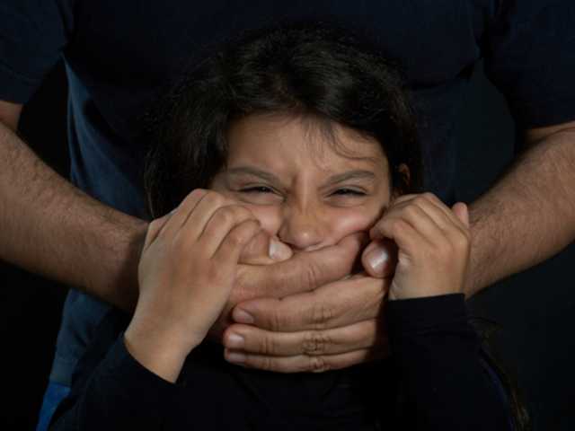 Ребенок успел убежать: В Киеве заметили мужчину, пристававшего к мальчику