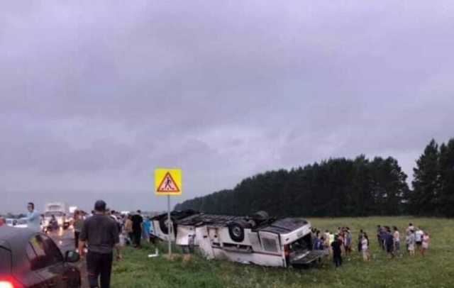 В России разбился автобус с десятками пассажиров