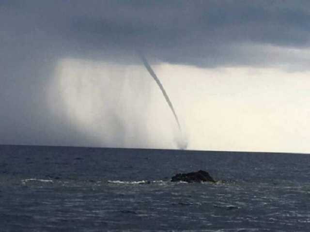 Над Черным морем пронесся огромный смерч: впечатляющее видео