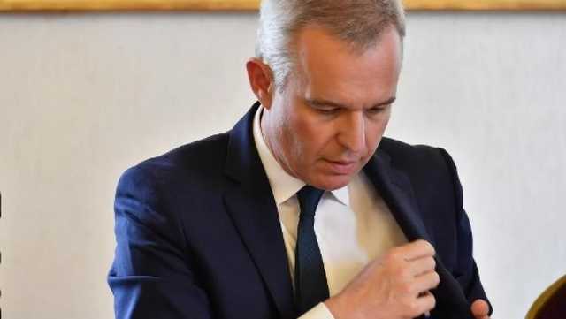 Во Франции министр ушел в отставку из-за публикаций о роскошных ужинах