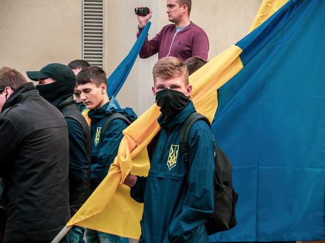 Bellingcat обвинил Кабмин Украины в финансировании ультраправых группировок