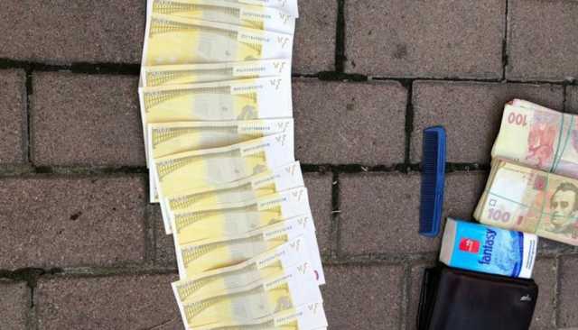 В Киеве задержали фальшивомонетчика, сбывавшего фейковые евро