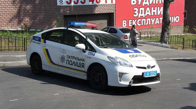 В Киеве мужчина открыл стрельбу по автобусу