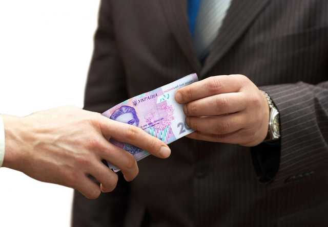 Кандидат Сухов підкуповує членів комісії: відкрито кримінальне провадження