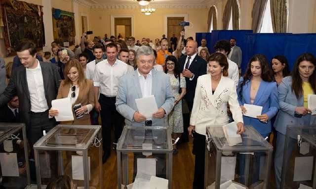 "За европейскую и евроатлантическую Украину": Порошенко проголосовал на выборах в Раду