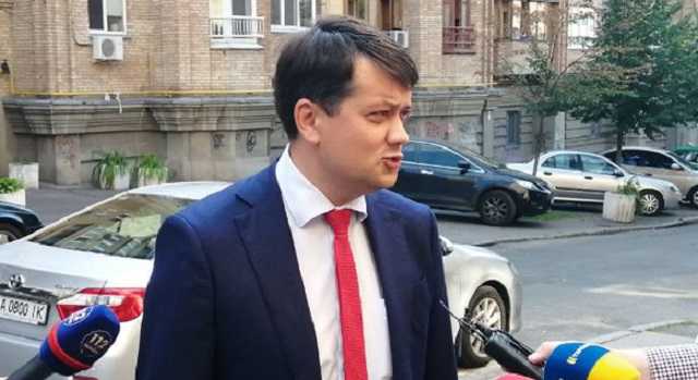 Передумали? У Зеленского высказались о переименовании городов в Украине