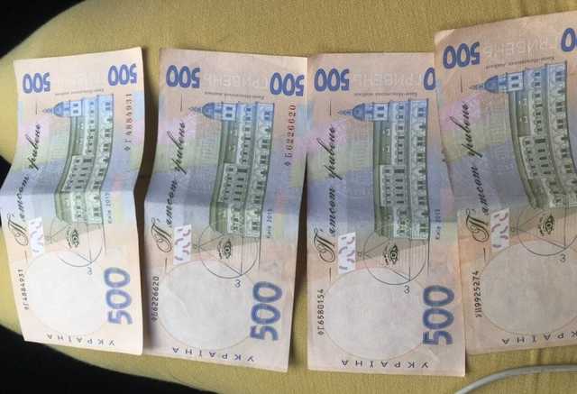 На 38-ом округе задержали члена избирательной комиссии за подкуп избирателей