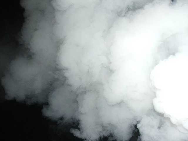 Приостановили подсчет голосов: в Запорожье на избирательном участке распылили слезоточивый газ